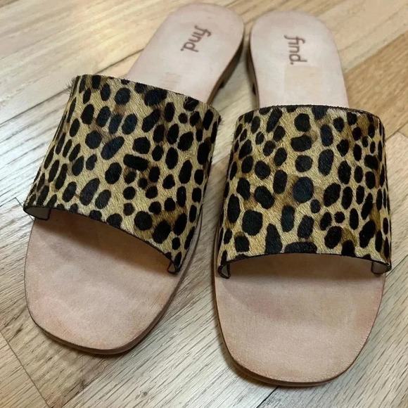 Find. Women’s Tan Leopard Print Pony hair Slide Leather Sandal 9.5 - Picture 3 of 10